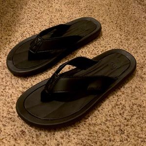 NWOT Revolution flip flops